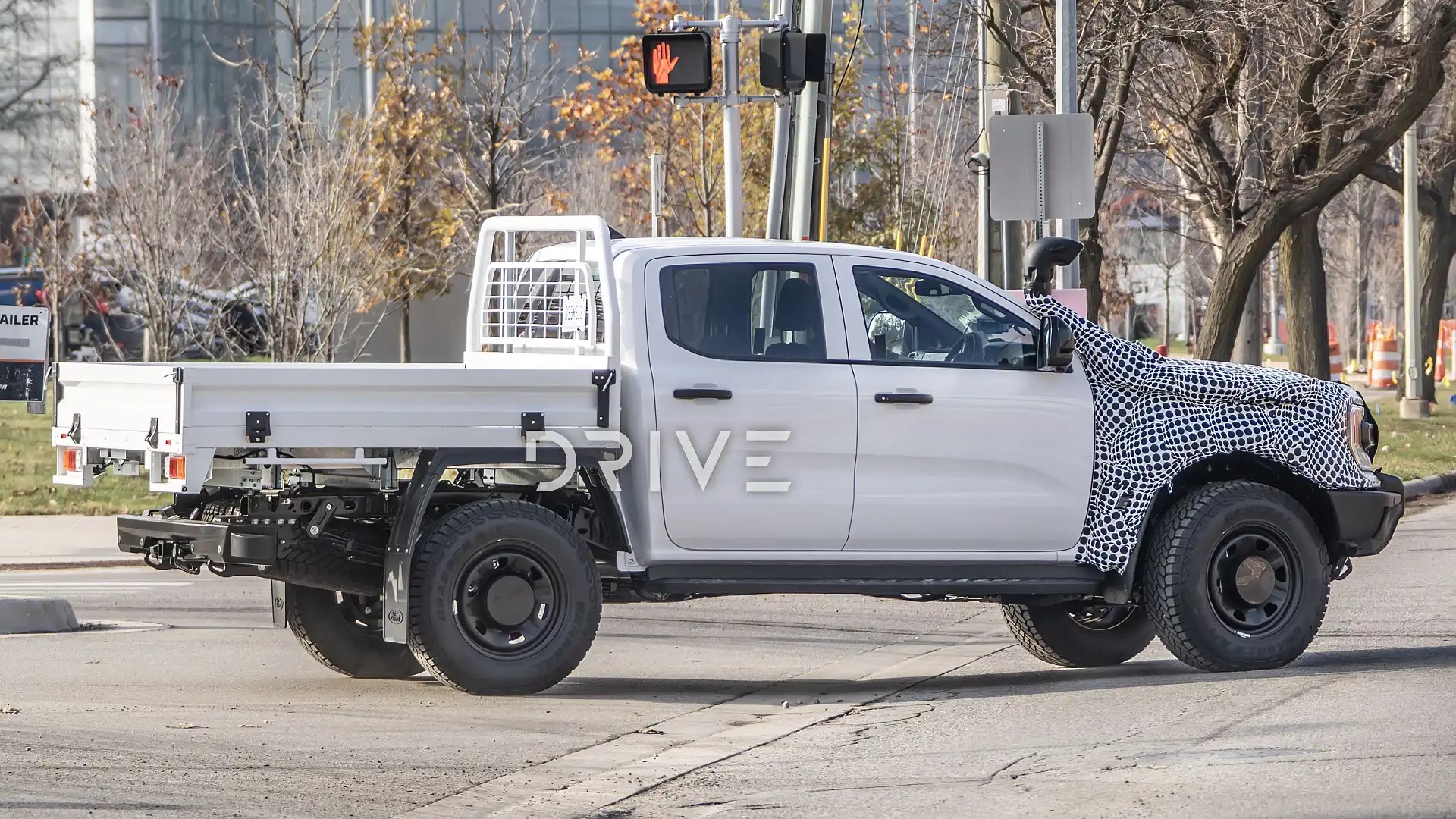 Ford Ranger Super Duty lộ ảnh: Nhiều chi tiết lớn hơn, thùng sau thiết kế chuyên chở hàng, ra mắt cuối năm sau- Ảnh 4.