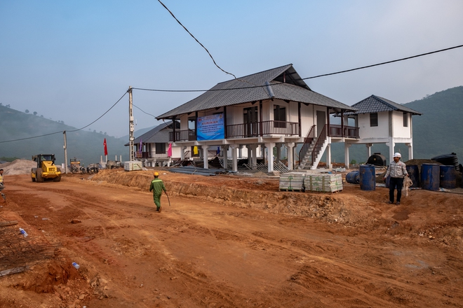 Làng Nủ hồi sinh sau thảm họa: Ánh nắng vàng tô điểm ngôi nhà mới - Ảnh 17.