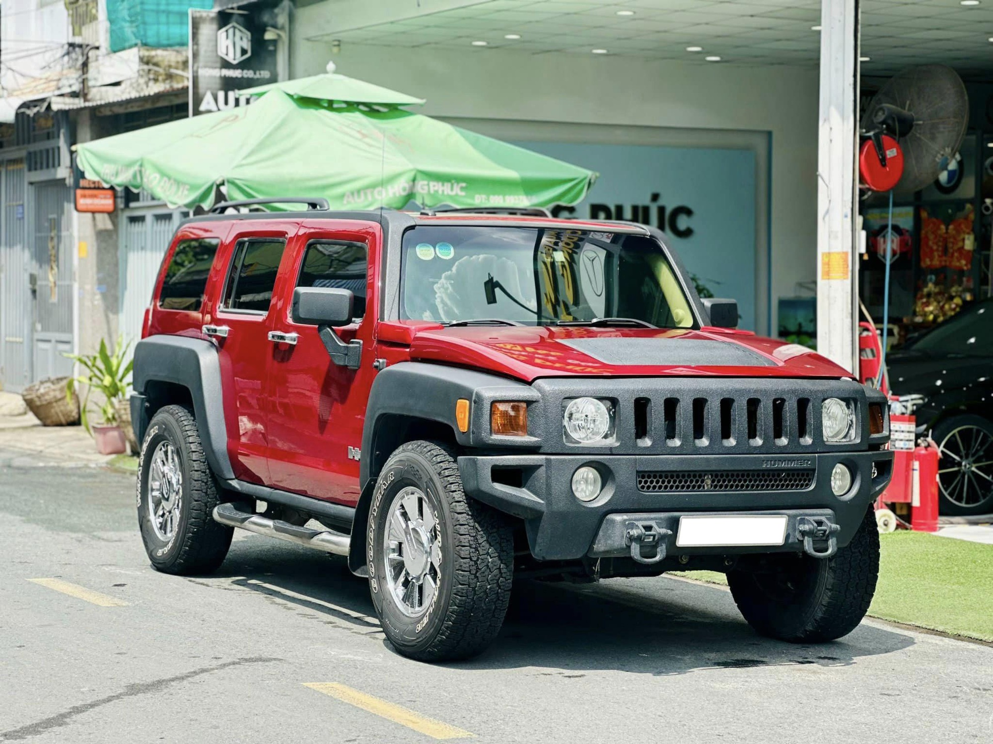 Hàng hiếm Hummer H3 sau 20 năm vẫn có giá ngang Santa Fe ‘đập hộp’: Đã độ màn hình, âm thanh hơn 100 triệu- Ảnh 2.