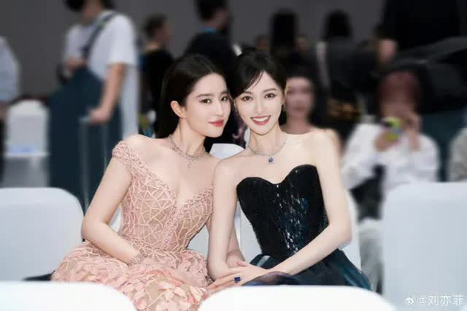 Bức h&igrave;nh y&ecirc;u kiều &iacute;t ai biết của Lưu Diệc Phi- Ảnh 10.