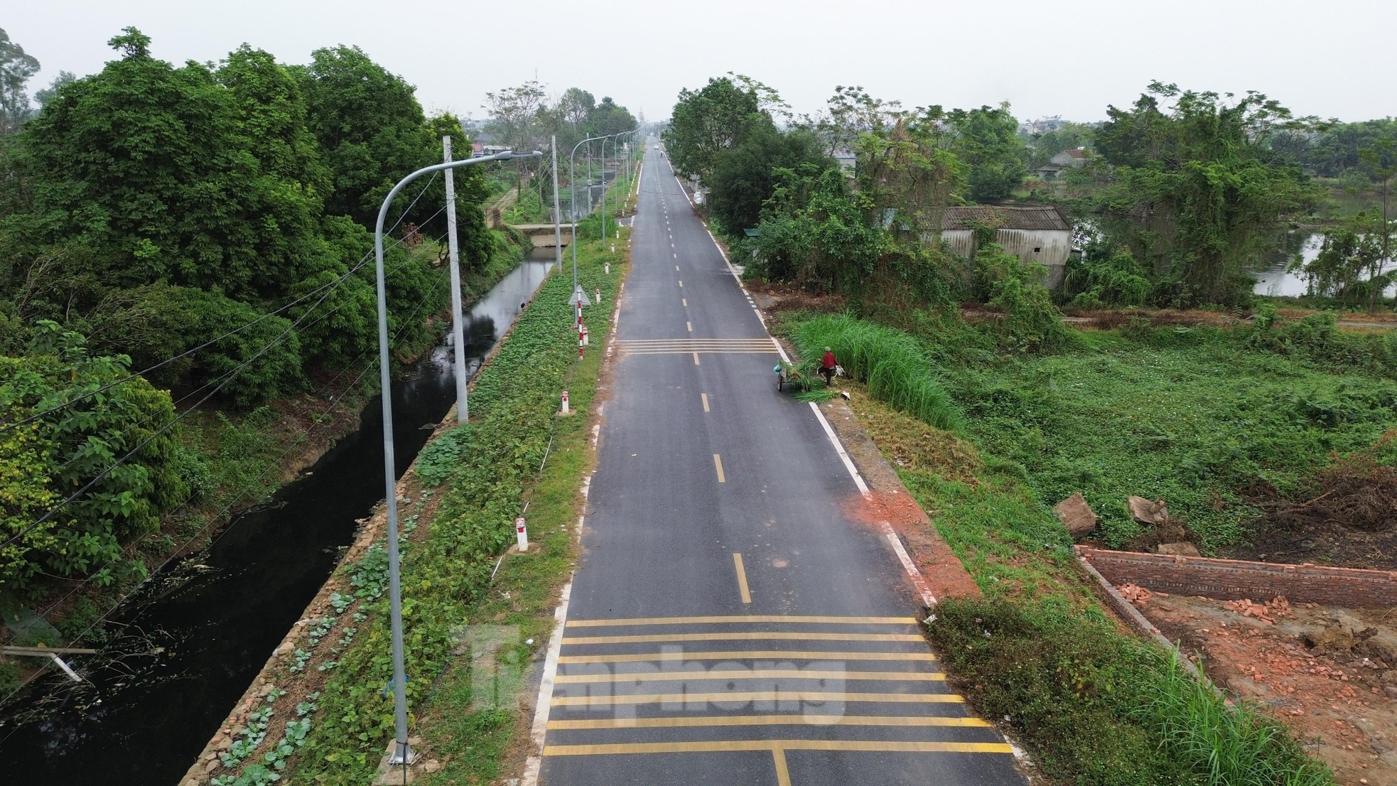 Cận cảnh tai nạn giao thông Chương Mỹ tại dự án đường dang dở gây tử vong - Ảnh 9.