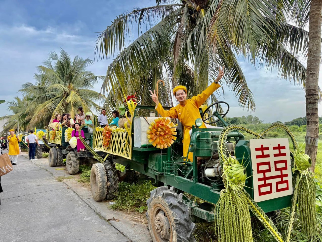 Đám cưới miền Tây của Hà Trí Quang và bạn trai: Huy Khánh cùng dàn sao Việt bê tráp, xuất hiện 1 nghi thức độc lạ! - Ảnh 1.