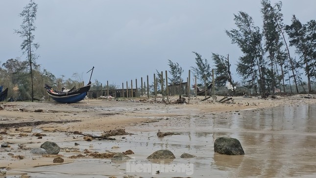 Huy động thiết bị bay không người lái hỗ trợ ứng phó mưa lũ Trung Bộ - Ảnh 1.