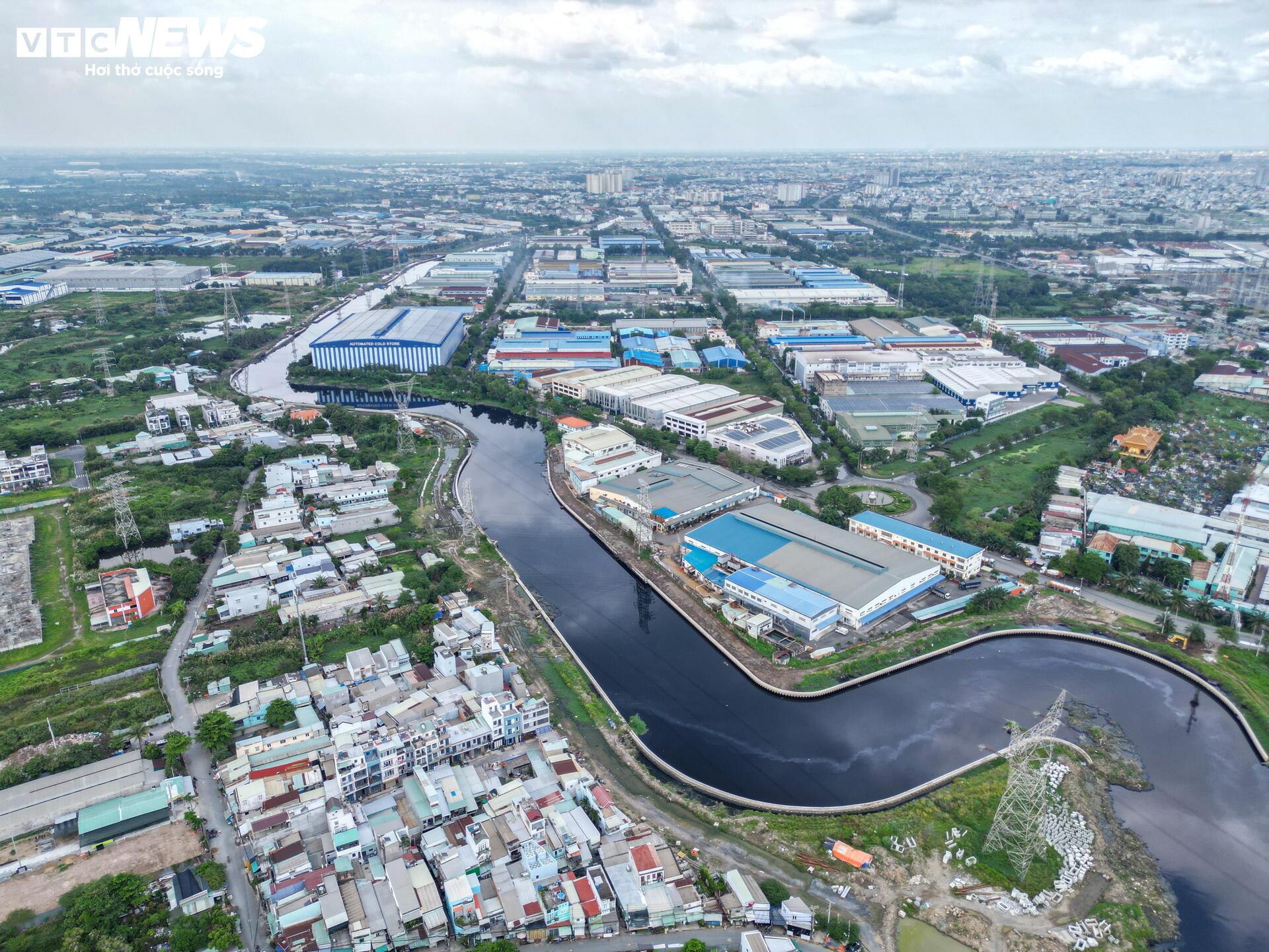 Hiện trạng dự án cải tạo kênh Tham Lương - Bến Cát sau 1 năm - Ảnh 1.