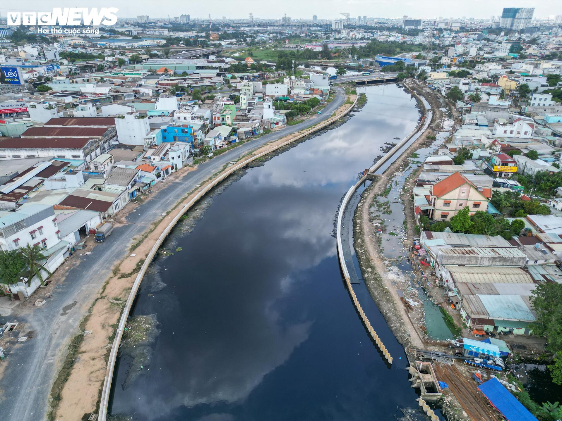 Hiện trạng dự án cải tạo kênh Tham Lương - Bến Cát sau 1 năm - Ảnh 2.