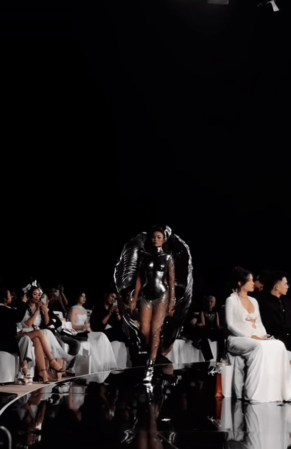 B&iacute; ẩn nhất l&uacute;c n&agrave;y: Đ&ocirc;i c&aacute;nh khiến Thanh Hằng gặp drama c&oacute; nặng tới 55kg?- Ảnh 1.