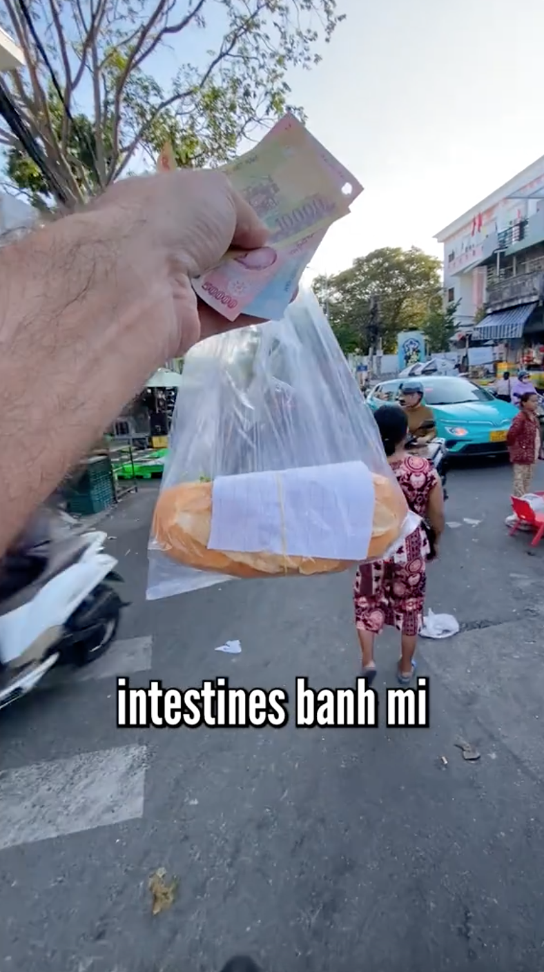 Món bánh mì khiến khách Tây sợ hãi khi ăn, không bao giờ dám thử lại, dân mạng xem hiểu ngay nguyên nhân- Ảnh 4.