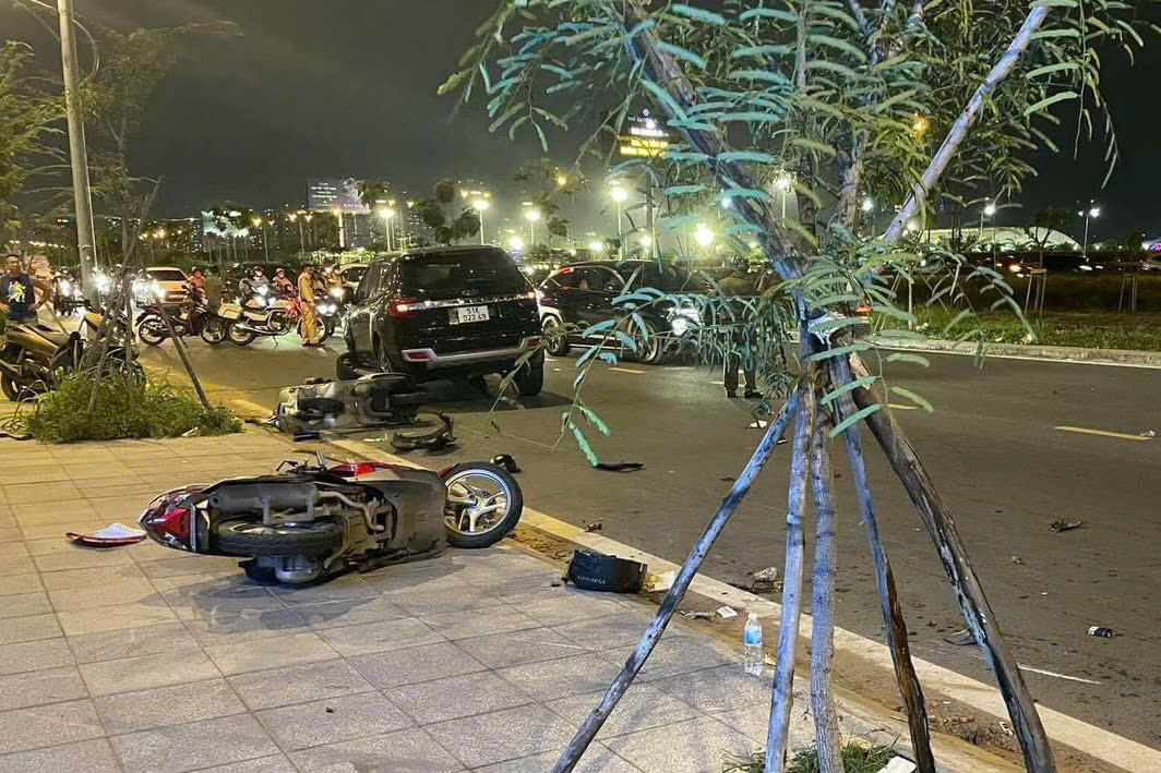 Tai nạn li&ecirc;n ho&agrave;n nghi&ecirc;m trọng ở TP Thủ Đức- Ảnh 1.