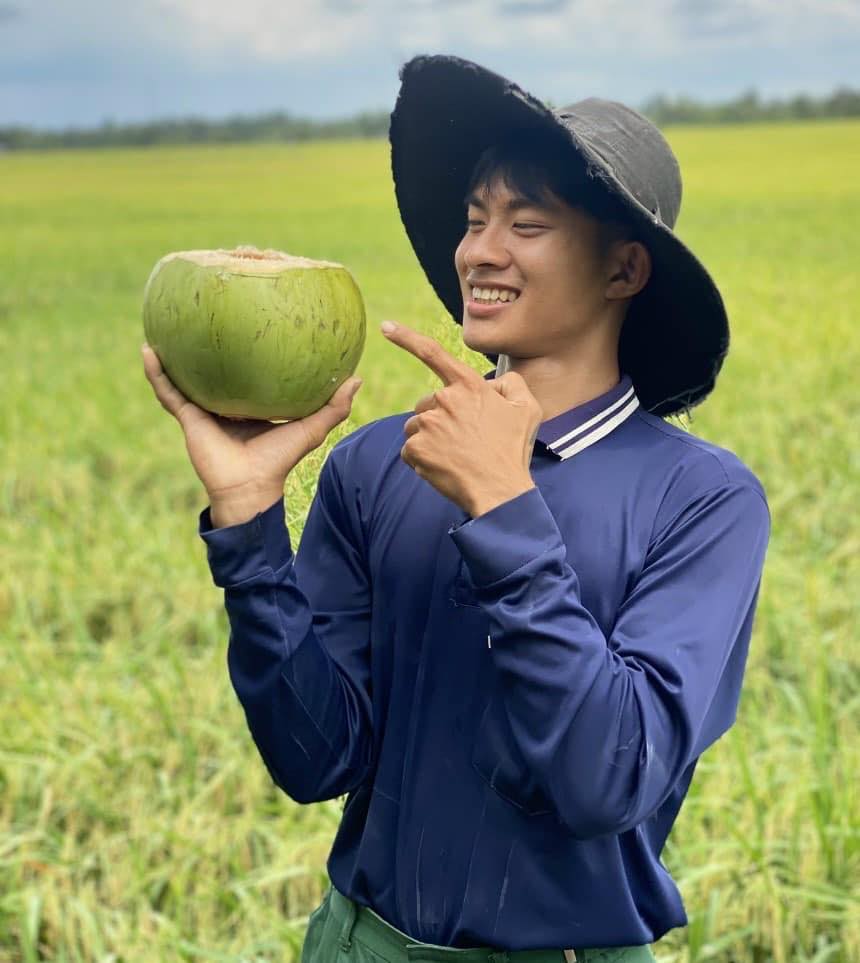 Ch&agrave;ng trai ngh&egrave;o chăn 3.000 con vịt ở S&oacute;c Trăng, "đổi đời" kh&oacute; tin nhờ rủ b&agrave; h&agrave;ng x&oacute;m l&agrave;m 1 việc - Ảnh 1.