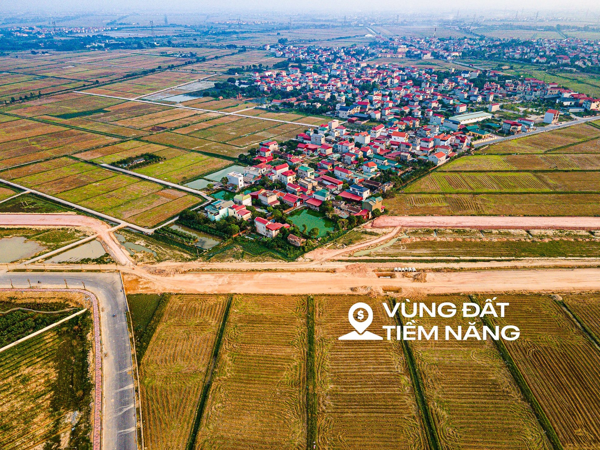 Toàn cảnh đoạn Vành đai 4 đoạn qua tỉnh Bắc Ninh được Thủ tướng thị sát, yêu cầu hoàn thành sớm một năm - Ảnh 1.