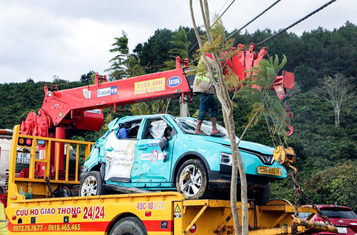 Vụ taxi mất lái, lộn nhiều vòng khiến bé 1 tuổi tử vong: Người mẹ hiện ra sao? - Ảnh 2.