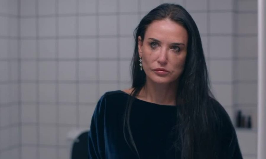 Xem phim "The Substance", t&ocirc;i nhận ra: "Nghiện" thẩm mỹ nhưng kh&ocirc;ng tỉnh t&aacute;o, c&aacute;i gi&aacute; phải trả c&oacute; thể l&agrave; ch&iacute;nh bản th&acirc;n m&igrave;nh - Ảnh 2.