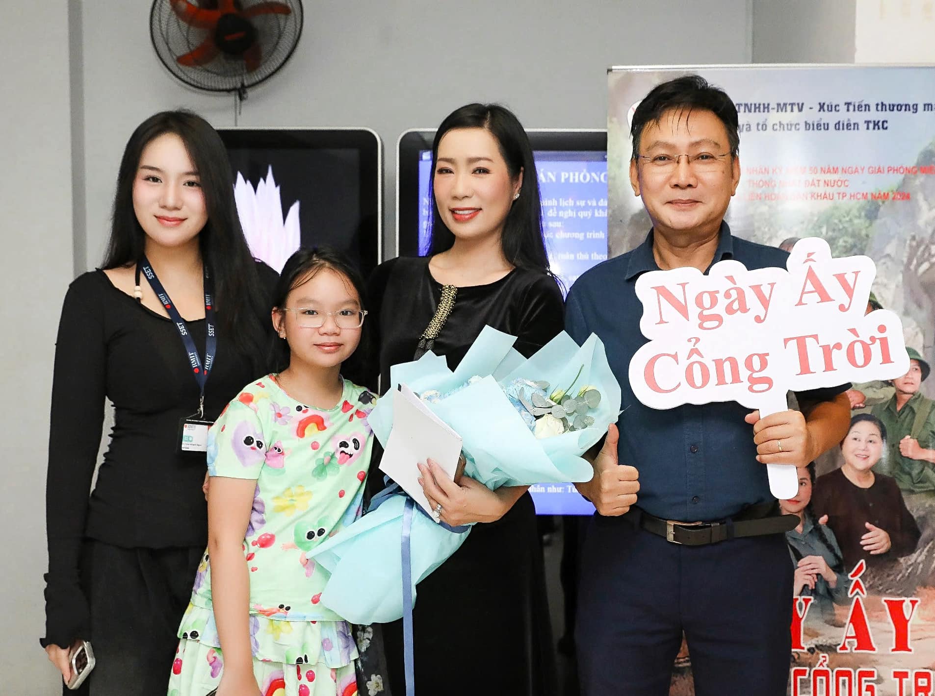 "Ngày ấy cổng trời" của NSND Trịnh Kim Chi đoạt 6 giải tại Liên hoan sân khấu TP HCM lần thứ nhất - Ảnh 4.