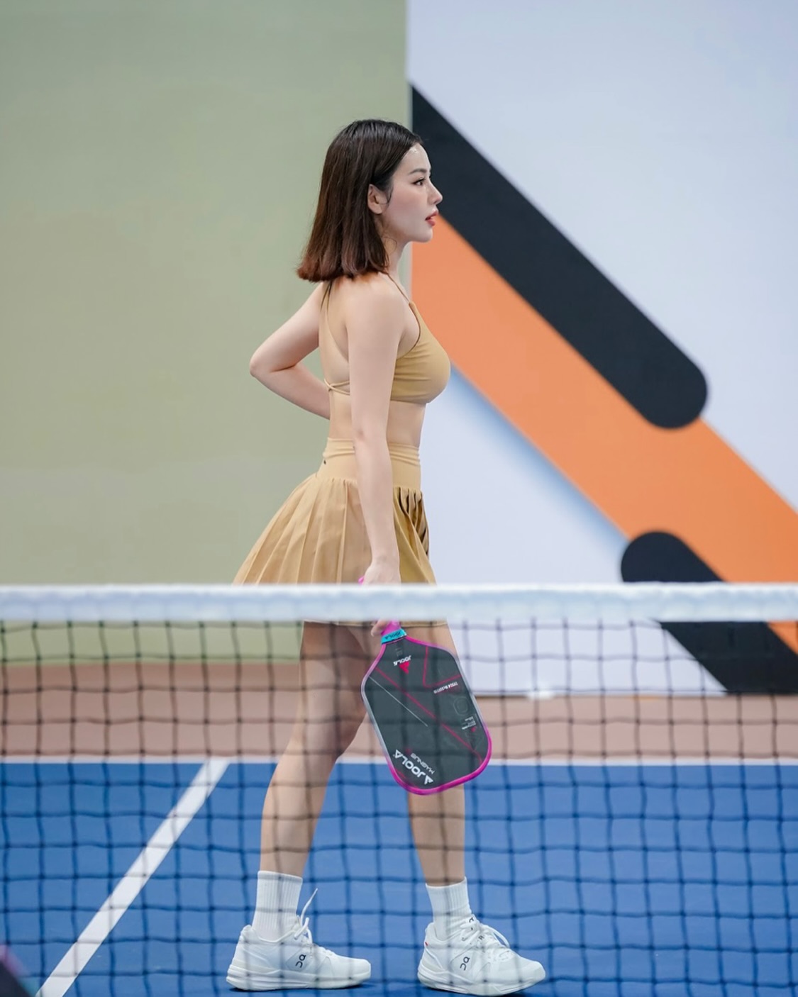 Mỹ nhân 9X "quần quật" trên sân pickleball 10 tiếng/ngày, lần đầu nói rõ về drama mặc đồ gợi cảm bị chỉ trích - Ảnh 7.