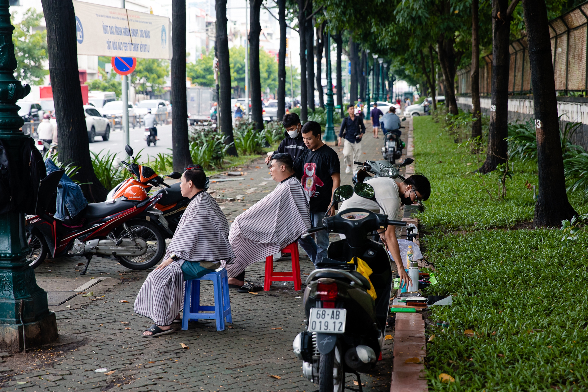 Cảnh tượng khó tin bên trong 7 biệt thự bỏ hoang nằm giữa "tam giác vàng" tại TP.HCM- Ảnh 23.