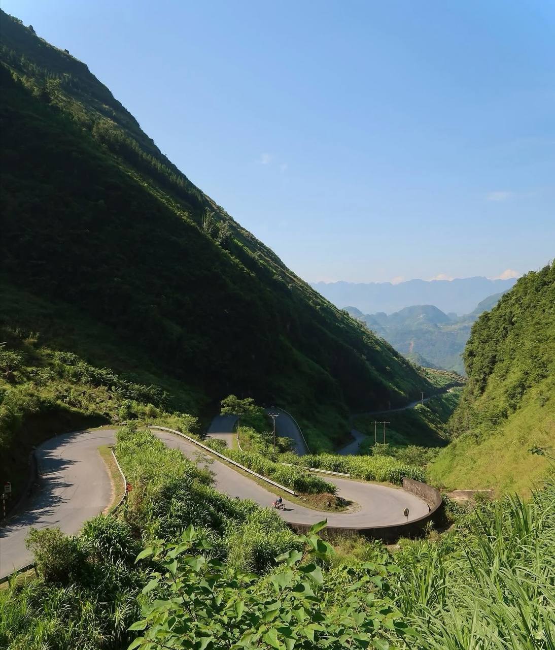 Cảnh tượng "siêu thực" tại nơi địa đầu Việt Nam khiến hàng loạt khách Tây điêu đứng - Ảnh 7.