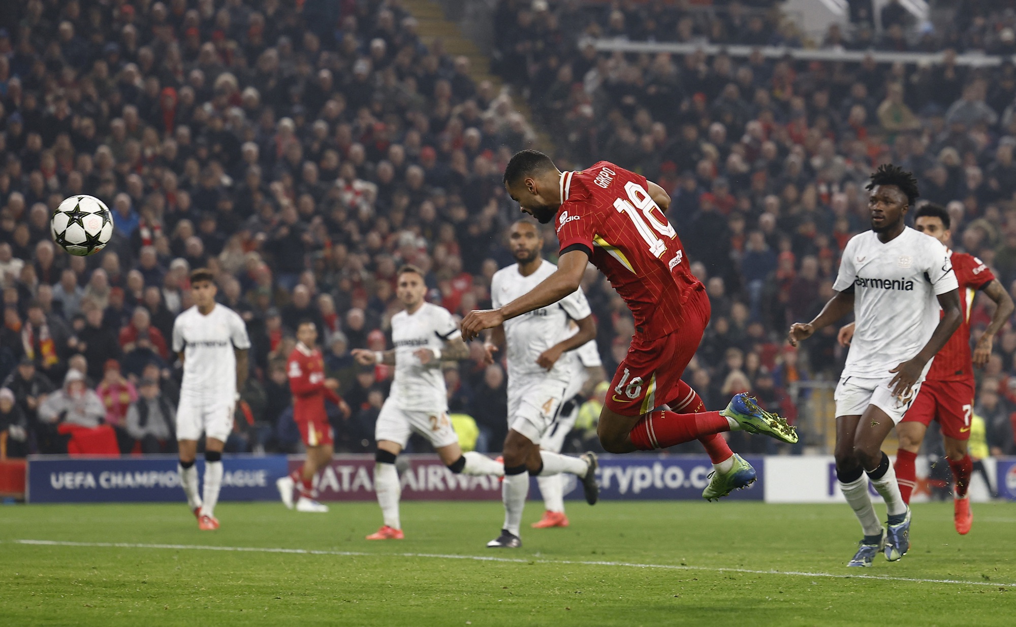 Thắng đậm Leverkusen, Liverpool lên ngôi đầu bảng Champions League- Ảnh 3.