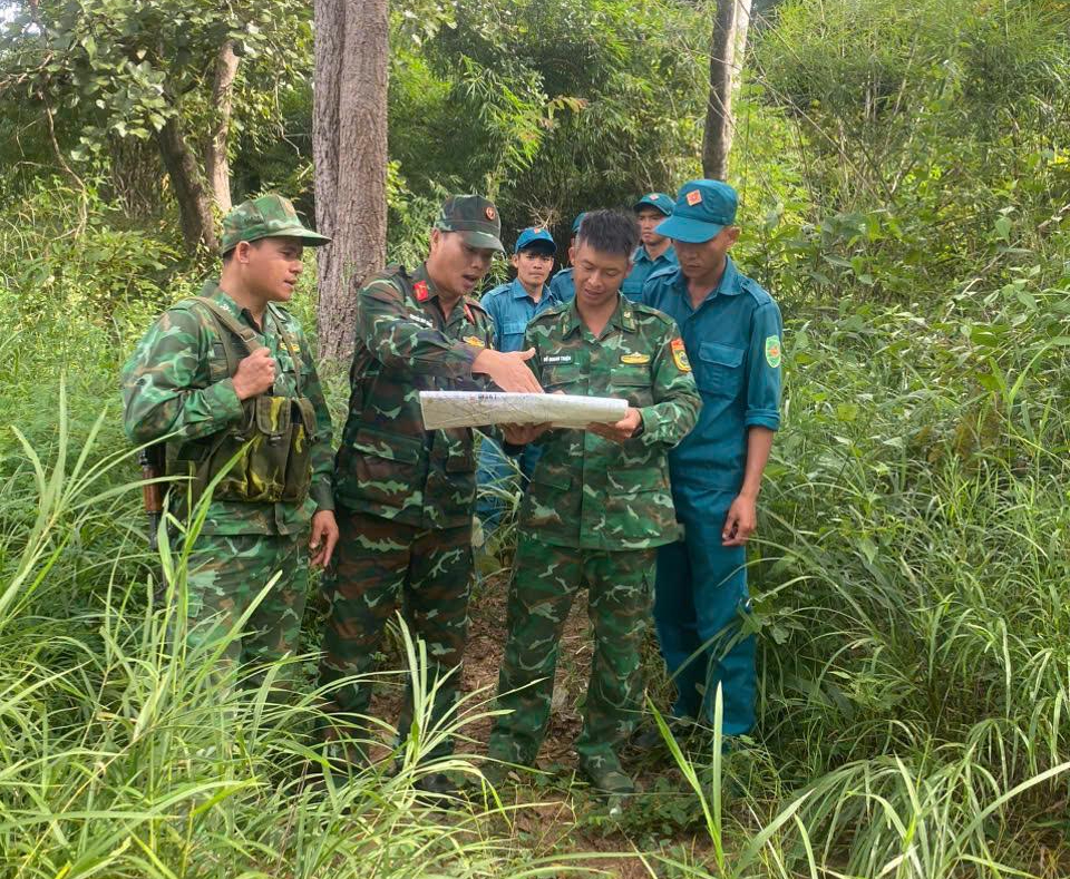 Phát hiện tiếng nổ nghi của máy bay rơi, hàng nghìn người đang vào rừng, ai tìm thấy sẽ đưởng thưởng - Ảnh 3.