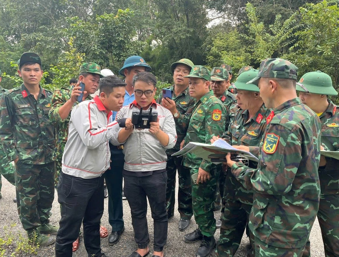 CLIP: Hành trình băng rừng tìm kiếm máy bay Yak-130 rơi- Ảnh 3.