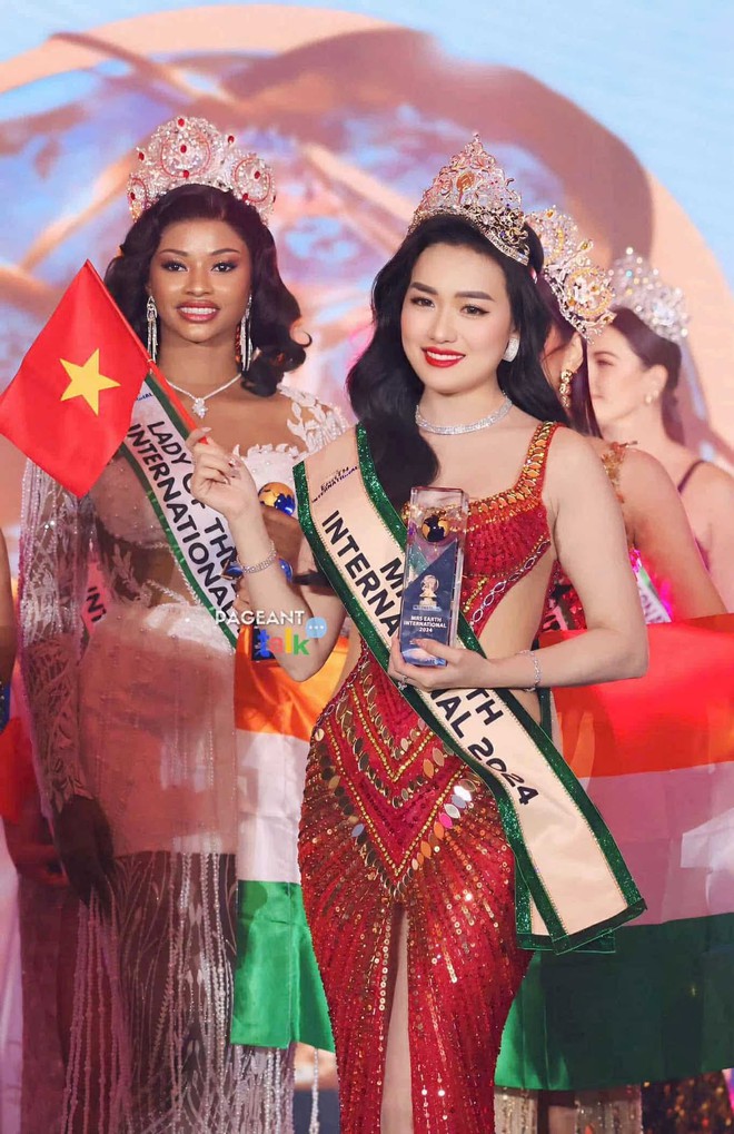 Vũ Thị Hoa đăng quang Mrs Earth International 2024- Ảnh 3.