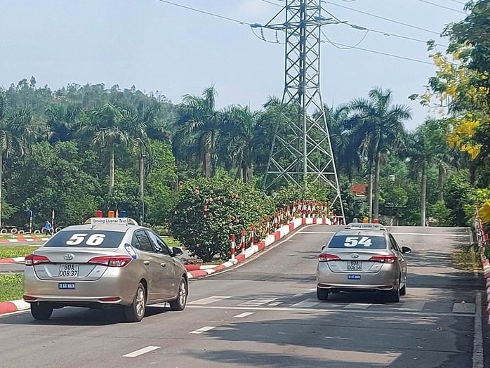 Giấy phép lái xe quá hạn chỉ 1 ngày cũng phải thi lại lý thuyết- Ảnh 1.