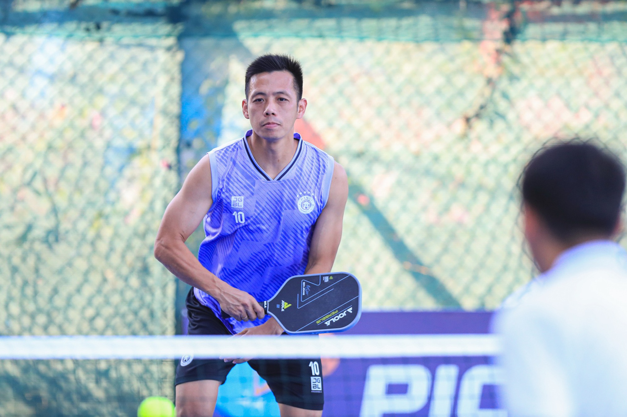 Văn Quyết cùng con trai chơi pickleball, ái nữ cựu chủ tịch CLB Sài Gòn khoe vợt nhưng than thiếu đồ mặc ra sân- Ảnh 3.