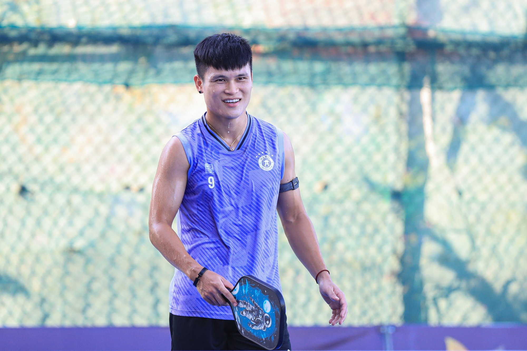 Văn Quyết cùng con trai chơi pickleball, ái nữ cựu chủ tịch CLB Sài Gòn khoe vợt nhưng than thiếu đồ mặc ra sân- Ảnh 5.