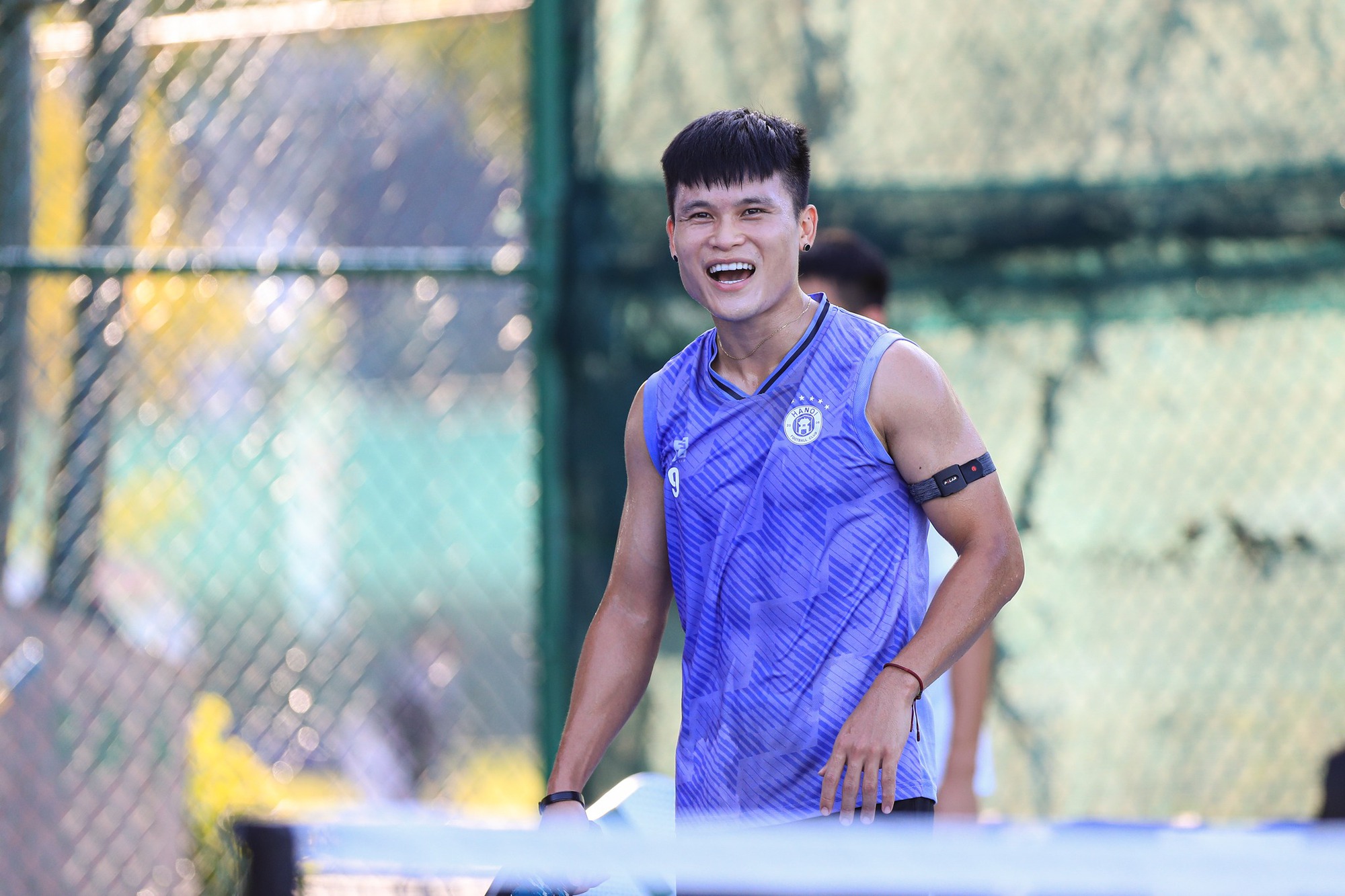 Văn Quyết cùng con trai chơi pickleball, ái nữ cựu chủ tịch CLB Sài Gòn khoe vợt nhưng than thiếu đồ mặc ra sân- Ảnh 6.