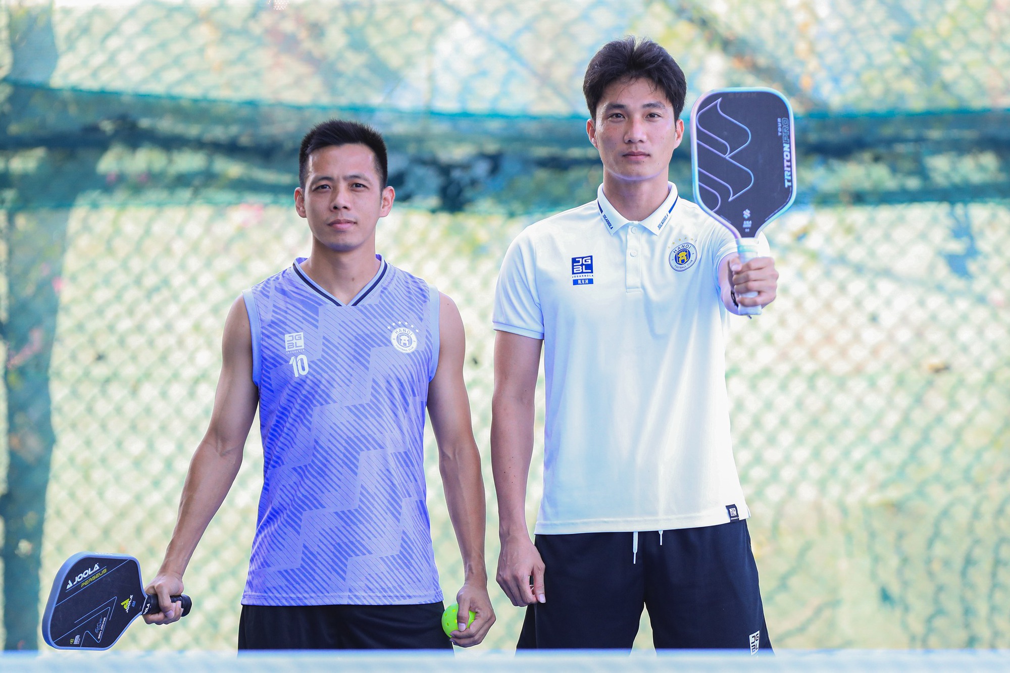 Văn Quyết cùng con trai chơi pickleball, ái nữ cựu chủ tịch CLB Sài Gòn khoe vợt nhưng than thiếu đồ mặc ra sân- Ảnh 4.