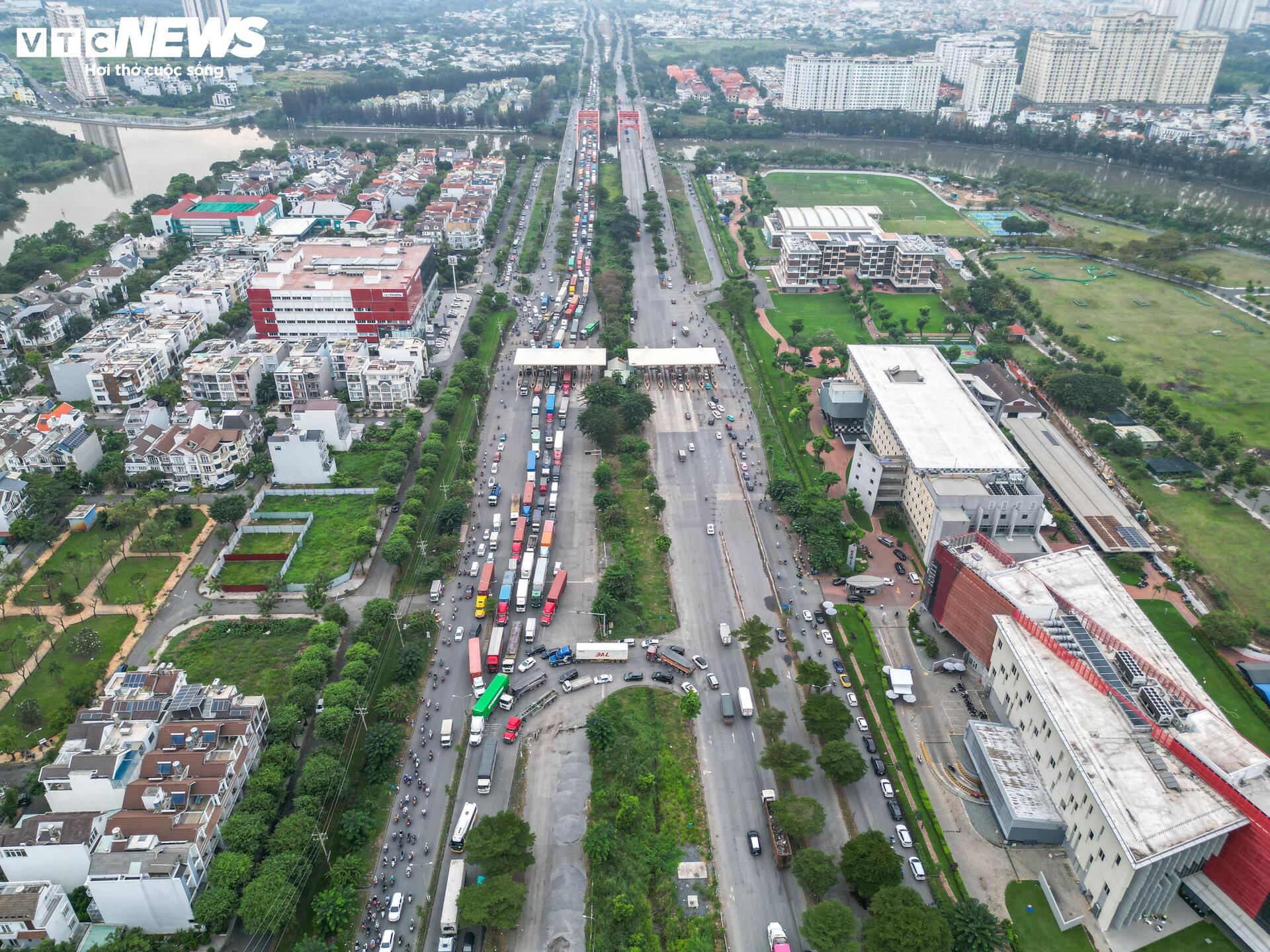 Diện mạo mới của hầm chui Nguyễn Văn Linh ' giải cứu ' ùn tắc TP . HCM trước ngày thông xe - Ảnh 6.