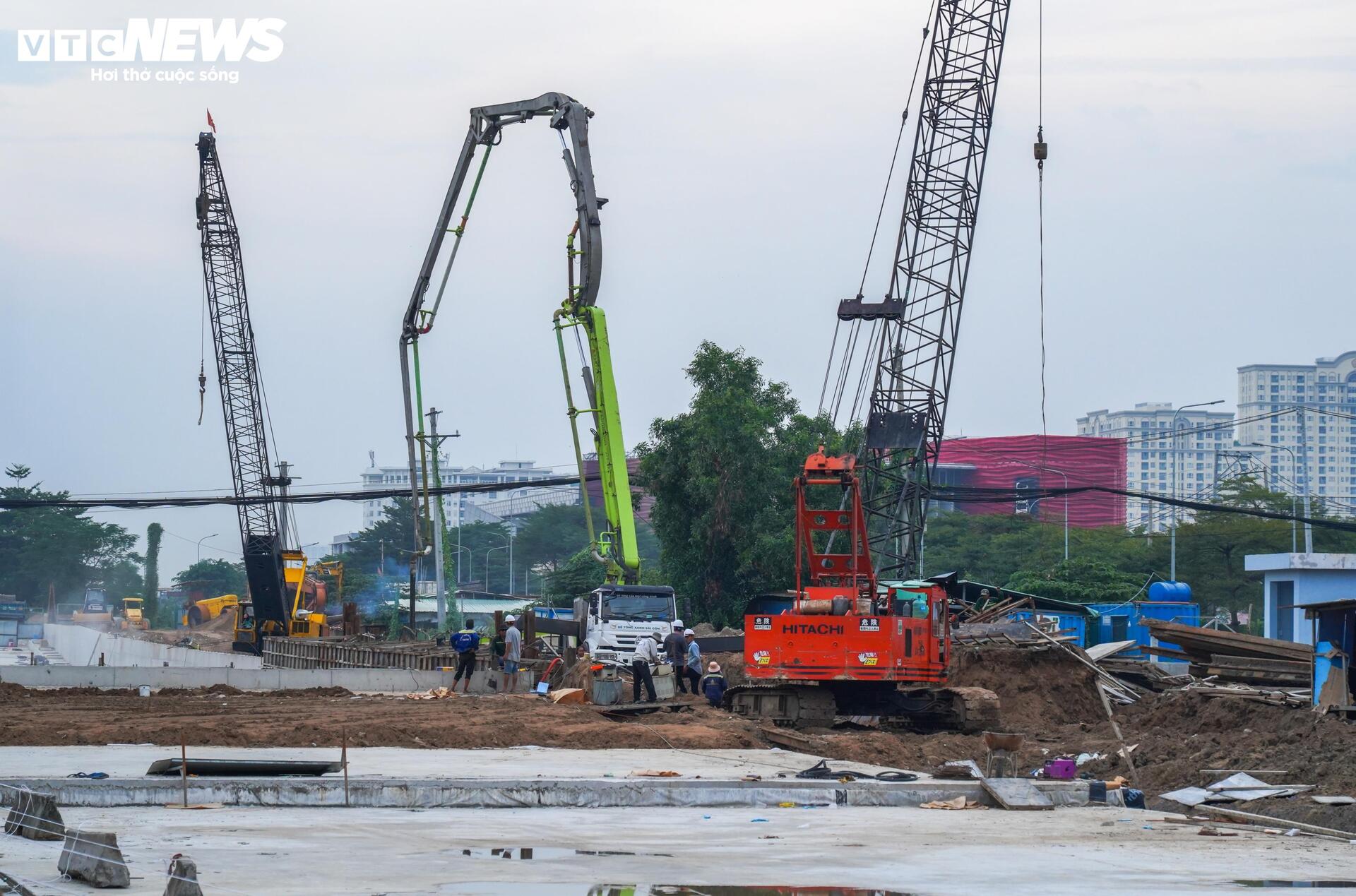 Diện mạo mới của hầm chui Nguyễn Văn Linh ' giải cứu ' ùn tắc TP . HCM trước ngày thông xe - Ảnh 4.