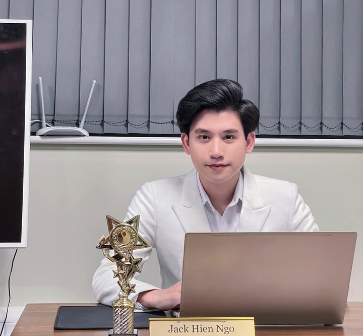 9X Ng&ocirc; L&ecirc; Huy Hiền: T&agrave;i năng to&agrave;n cầu với 4 bằng thạc sĩ - Ảnh 1.