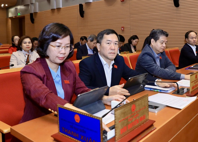 Hà Nội chốt sẽ cấm, hạn chế ô tô, xe máy có đặc điểm này ở 2 quận nội thành ngay trong năm sau - Ảnh 1. Hà Nội chốt sẽ cấm, hạn chế ô tô, xe máy có đặc điểm này ở 2 quận nội thành ngay trong năm sau - Ảnh 1.