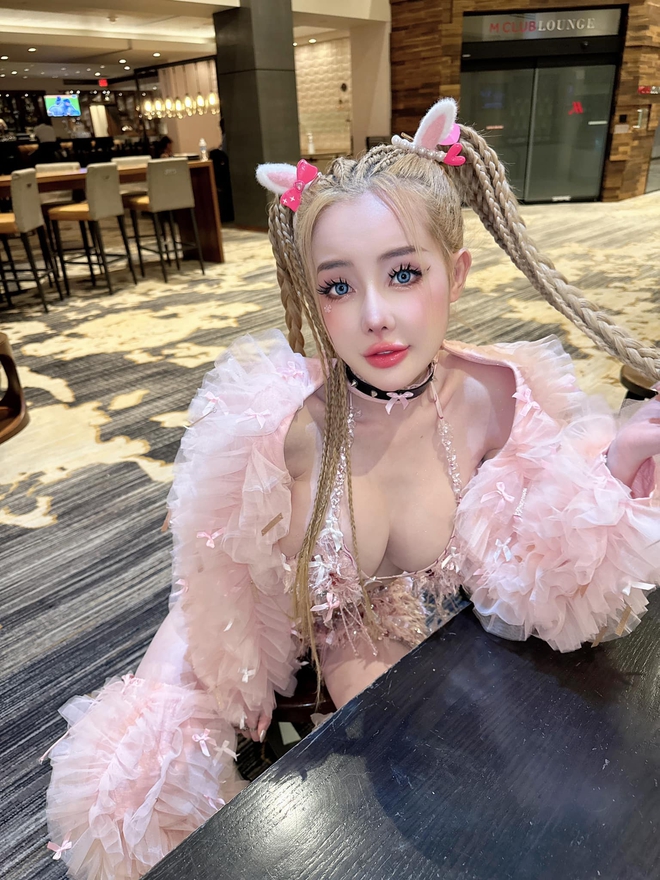 Ngân 98 vướng tranh cãi vì clip sexy phản cảm bên Lương Bằng Quang- Ảnh 2. Ngân 98 vướng tranh cãi vì clip sexy phản cảm bên Lương Bằng Quang- Ảnh 2.