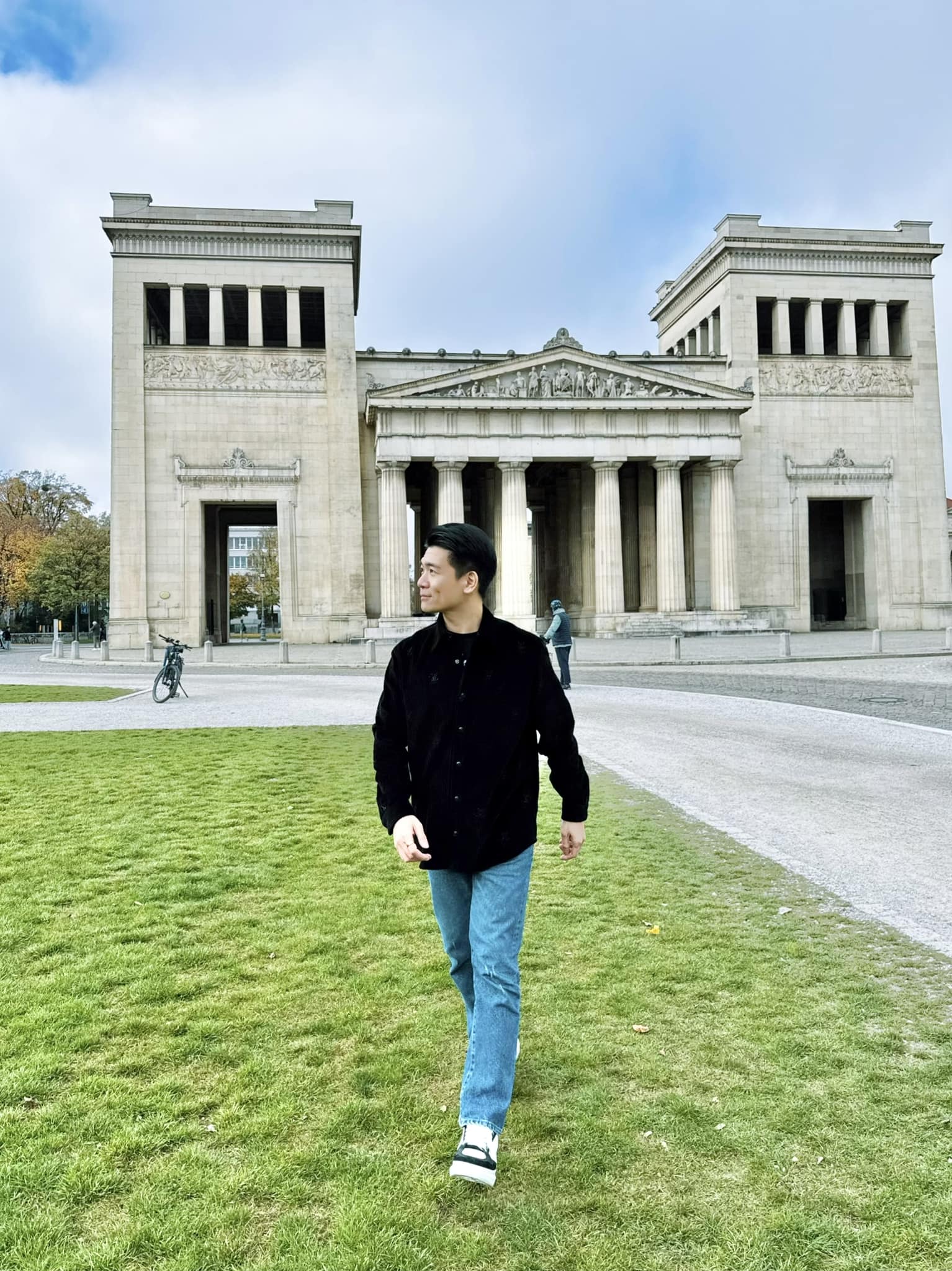 2 tổng tài đời thực sở hữu "visual" phát sáng, có một điểm chung khiến ai cũng phải tò mò - Ảnh 20.