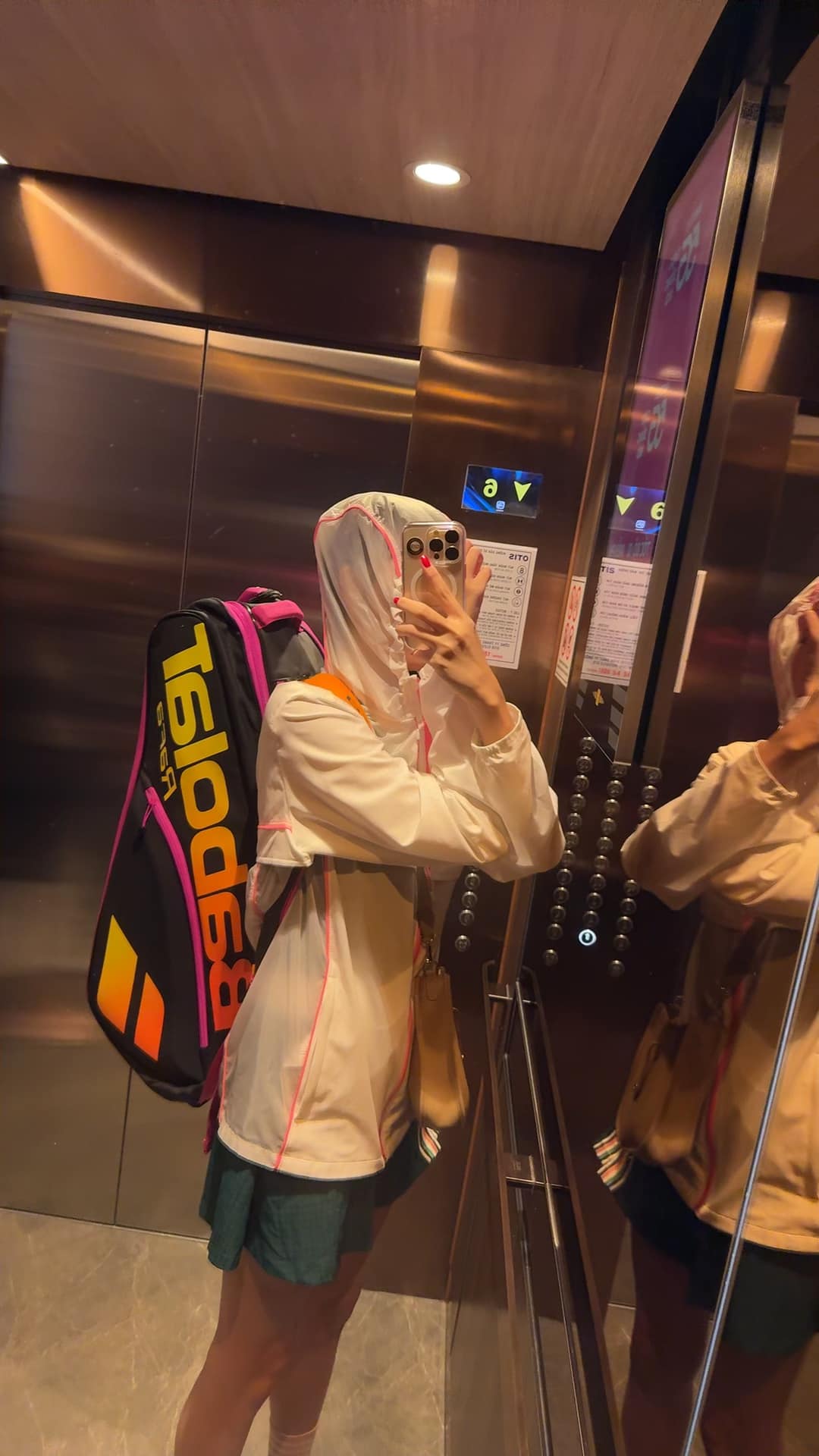 H&agrave; Nội trời r&eacute;t căm căm, n&agrave;ng WAG ch&acirc;n d&agrave;i nhất l&agrave;ng b&oacute;ng Việt vẫn l&ecirc;n đồ đi chơi pickleball- Ảnh 1.