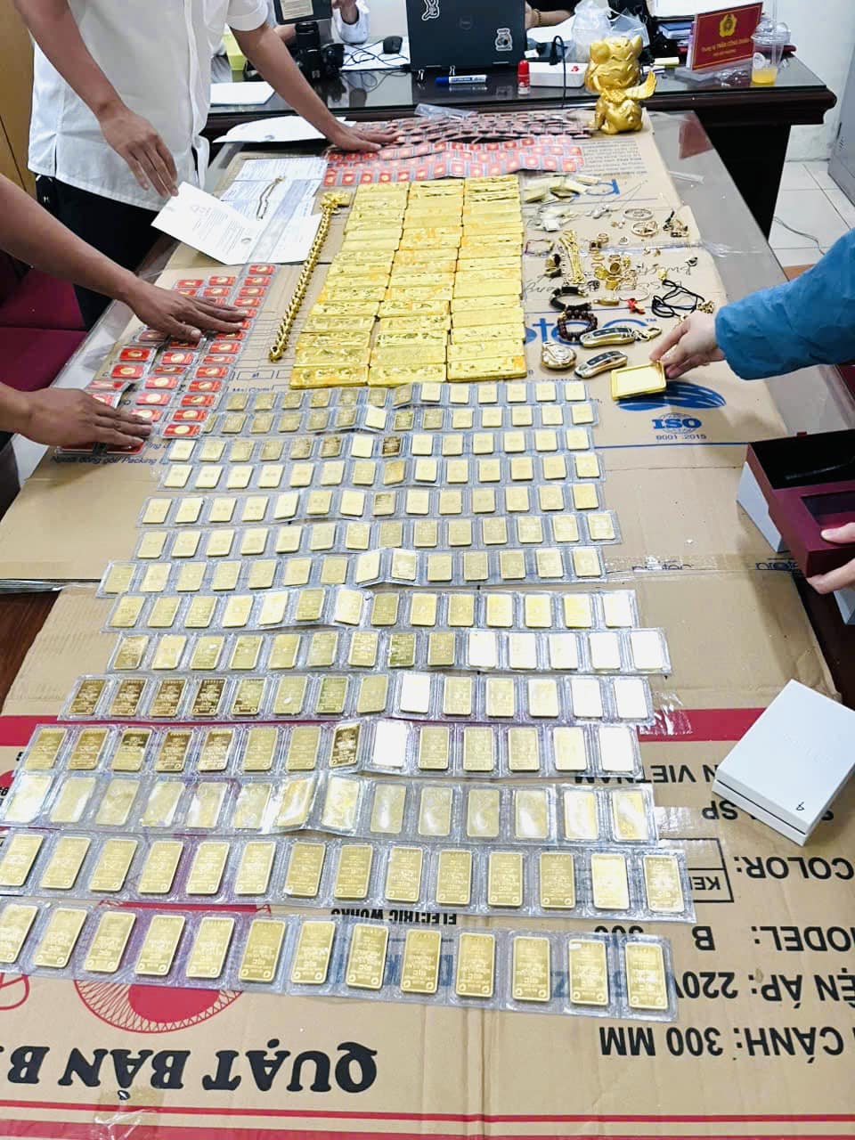 Vụ Mr Pips bị bắt: H&agrave;ng ngh&igrave;n người bị lừa đảo đầu tư ngọai hối - Ảnh 1.