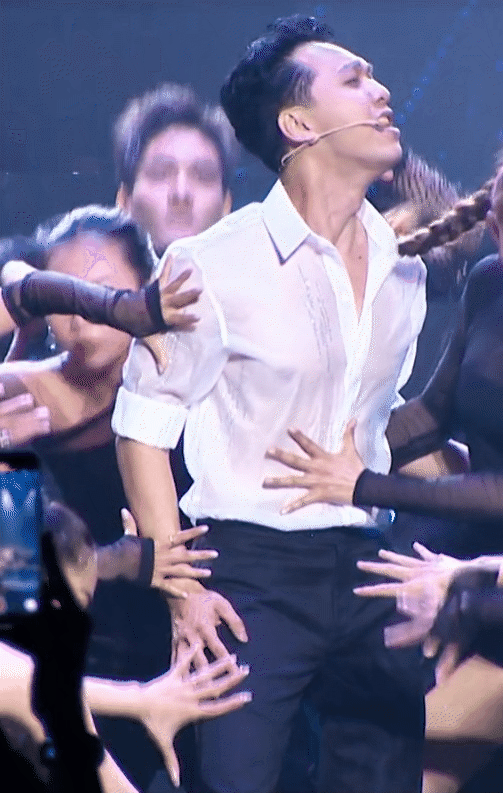 2 tổng tài đời thực sở hữu "visual" phát sáng, có một điểm chung khiến ai cũng phải tò mò - Ảnh 2.