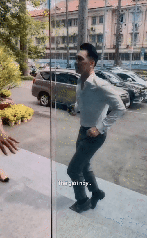 2 tổng tài đời thực sở hữu "visual" phát sáng, có một điểm chung khiến ai cũng phải tò mò - Ảnh 6.