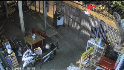 Bị thanh ni&ecirc;n b&aacute;m theo khi đi một m&igrave;nh giữa đ&ecirc;m, c&ocirc; g&aacute;i nhanh tr&iacute; n&oacute;i lớn 6 từ khiến đối tượng ph&oacute;ng xe bỏ chạy- Ảnh 1.