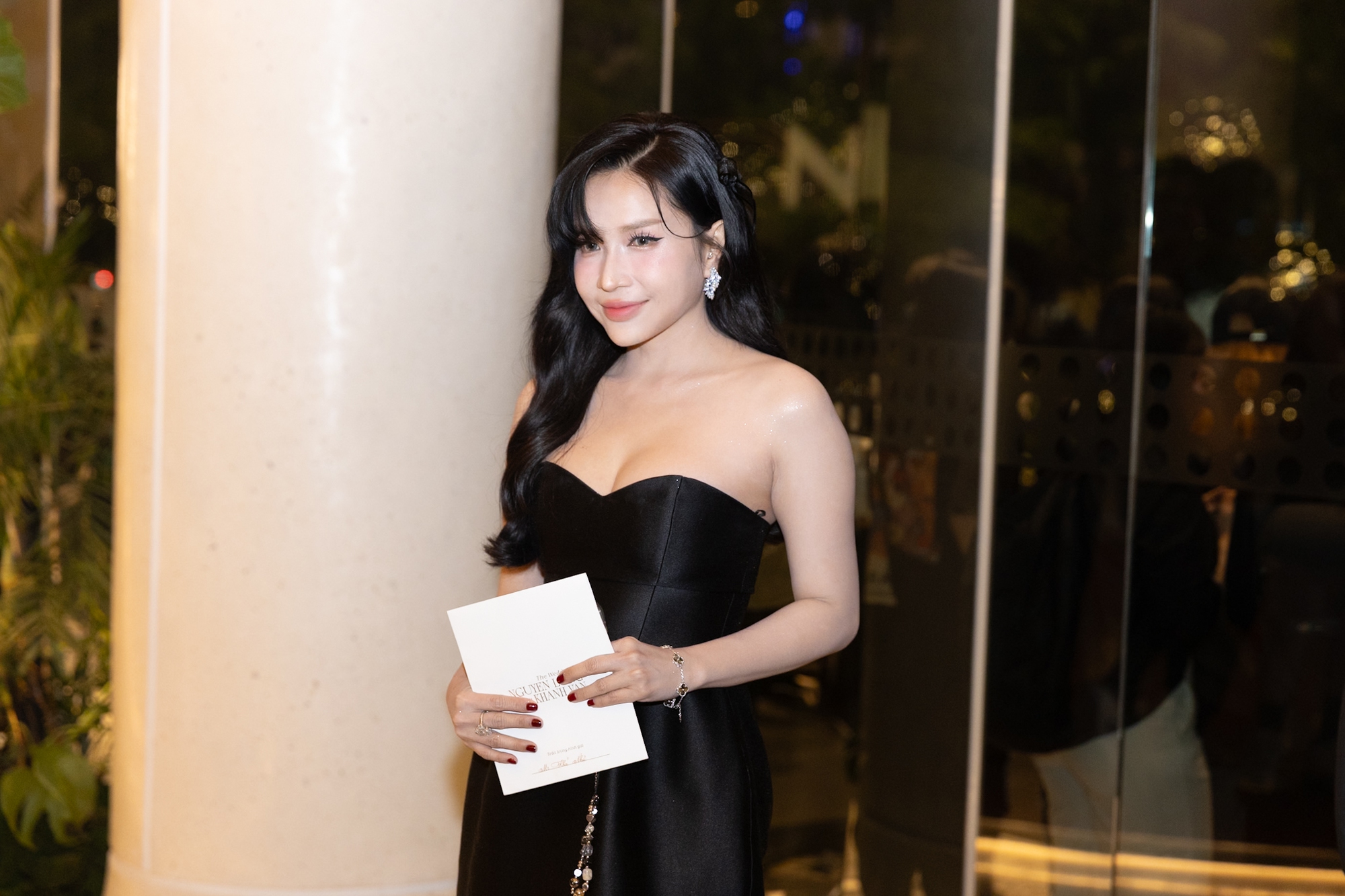 "Nửa showbiz" tại đám cưới Khánh Vân: Nhã Phương và 1 mẹ bầu Vbiz gây sốt, Puka - Khả Như "đụng độ"- Ảnh 2.