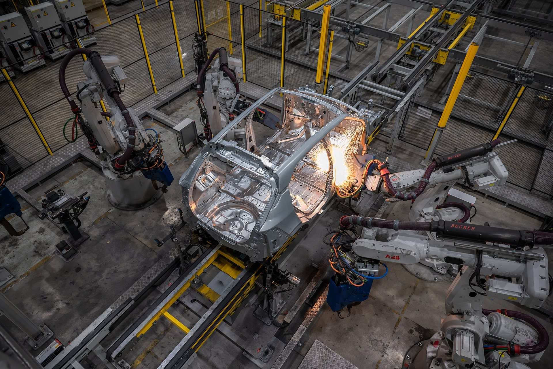 VinFast công bố tỷ lệ nội địa hoá xe điện đạt 60%, hướng tới hơn 80% năm 2026 - Ảnh 2.