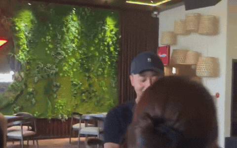 Hoa hậu Thuỳ Ti&ecirc;n bị đặt camera quay l&eacute;n, cảnh tượng phơi b&agrave;y khiến Quang Linh Vlog sững người- Ảnh 4.