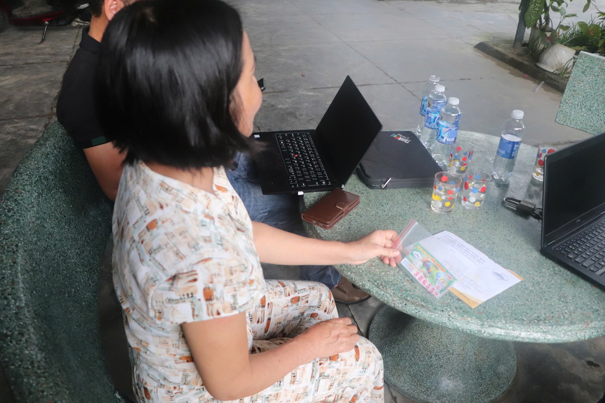 Vụ kiện đòi 2 tỉ đồng: Vé số trúng thưởng rách gây tranh cãi tại Thừa Thiên - Huế - Ảnh 1. Vụ kiện đòi 2 tỉ đồng: Vé số trúng thưởng rách gây tranh cãi tại Thừa Thiên - Huế - Ảnh 1.