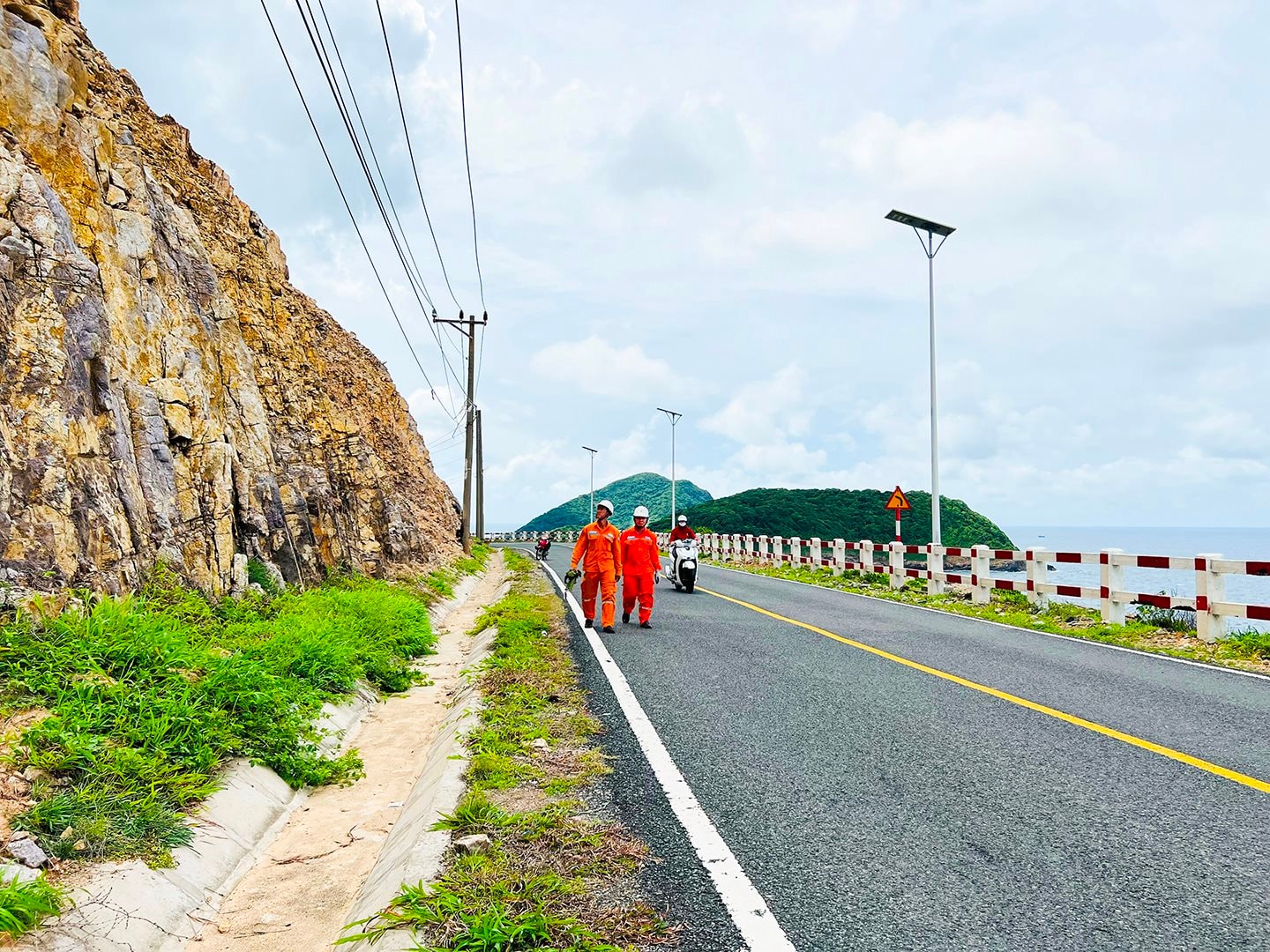 Giảm gần 5 tỷ đồng vẫn không ai mua sau hơn 1 năm, "ông lớn" ngân hàng tiếp tục chào bán 3 căn nhà phố tại Phú Quốc - Ảnh 1.