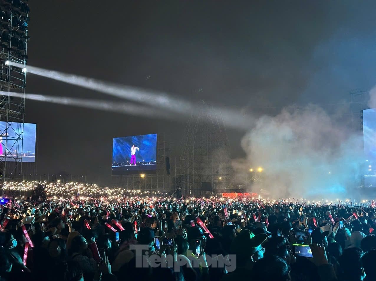 Cảnh tượng độc đáo tại Concert Anh trai vượt ngàn chông gai Hưng Yên - Ảnh 7.