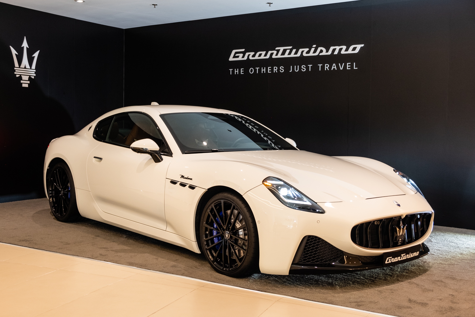 Chi tiết Maserati GranTurismo mới vừa ra mắt Việt Nam: Thiết kế mới, 3 màn hình, 490 mã lực, ADAS, bản thuần điện sẽ về năm sau- Ảnh 2.