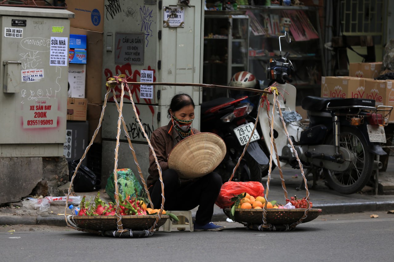 Hà Nội rét đậm xuống 10 độ C , người lao động vật lộn mưu sinh - Ảnh 13.