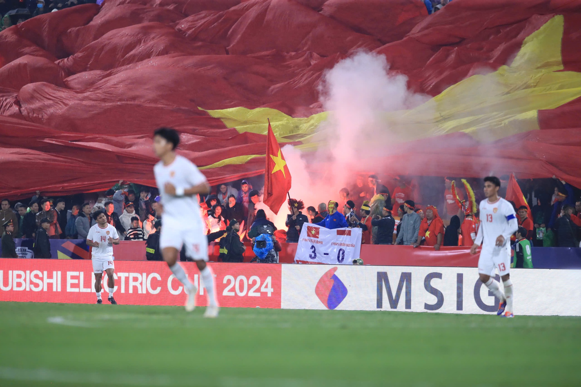 Quang Hải ăn mừng lừng lững khi gi&uacute;p Việt Nam thắng Indonesia, Chu Thanh Huyền rưng rưng nước mắt tr&ecirc;n kh&aacute;n đ&agrave;i- Ảnh 9.