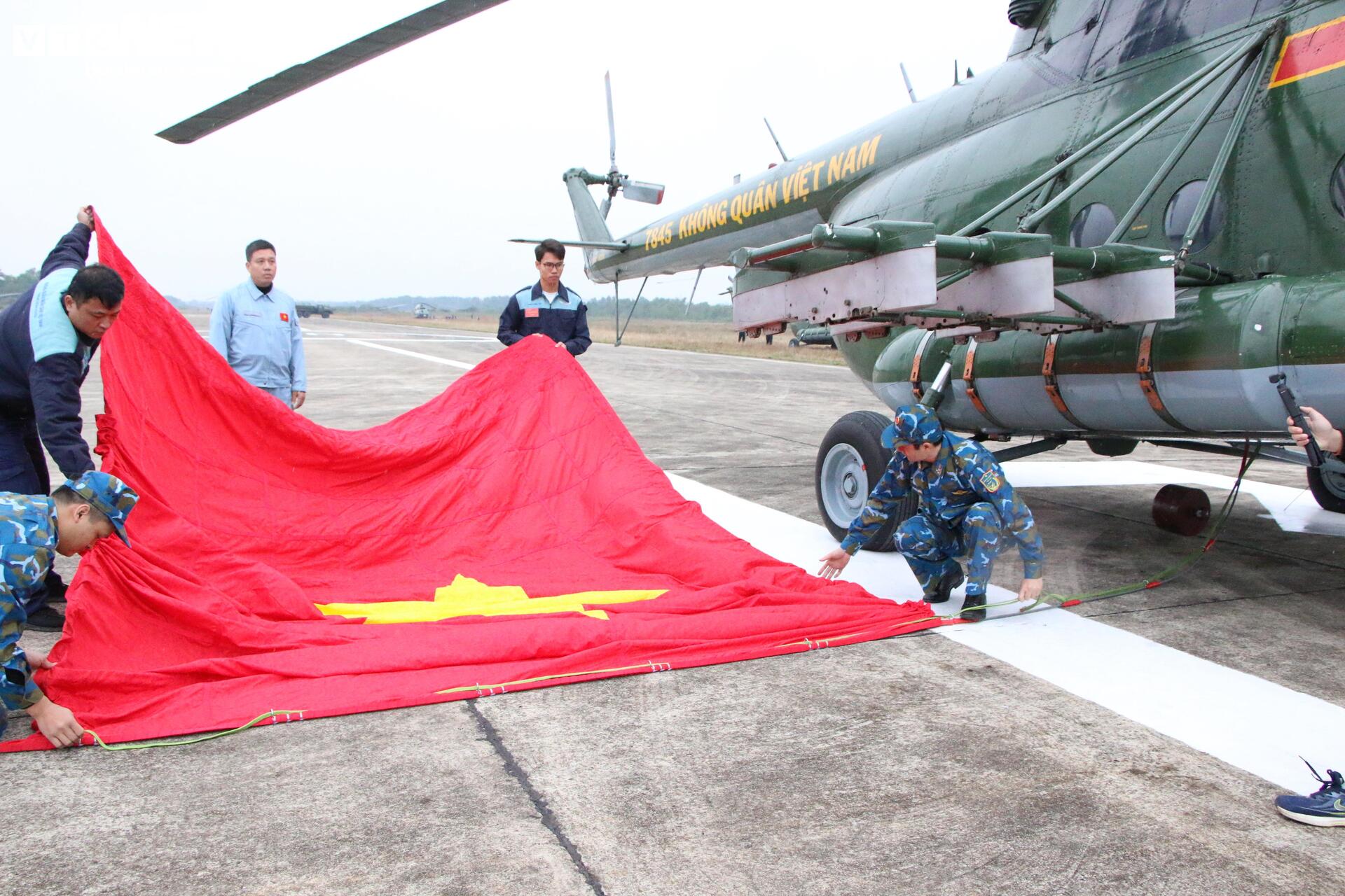 Hé lộ màn trình diễn của Không quân Việt Nam tại Triển lãm Quốc phòng quốc tế 2024 - Ảnh 4.